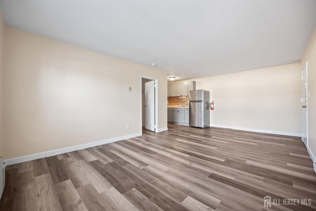175 Buckelew Avenue - Photo 2