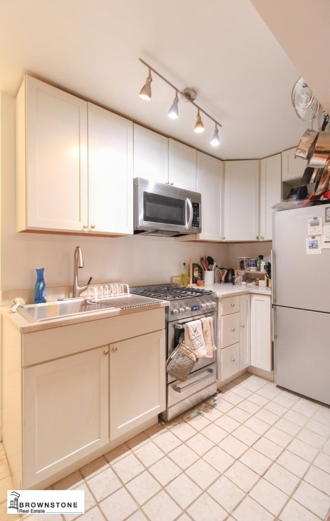 47 Wyckoff Street - Photo 3