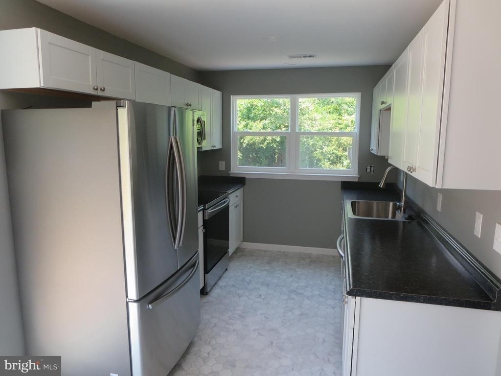 324 2nd Street - Photo 3