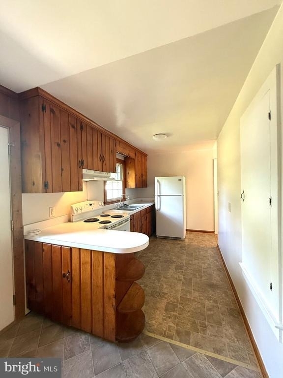 1523 Courthouse Road - Photo 3
