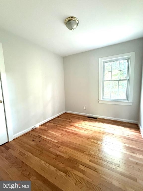 1523 Courthouse Road - Photo 7