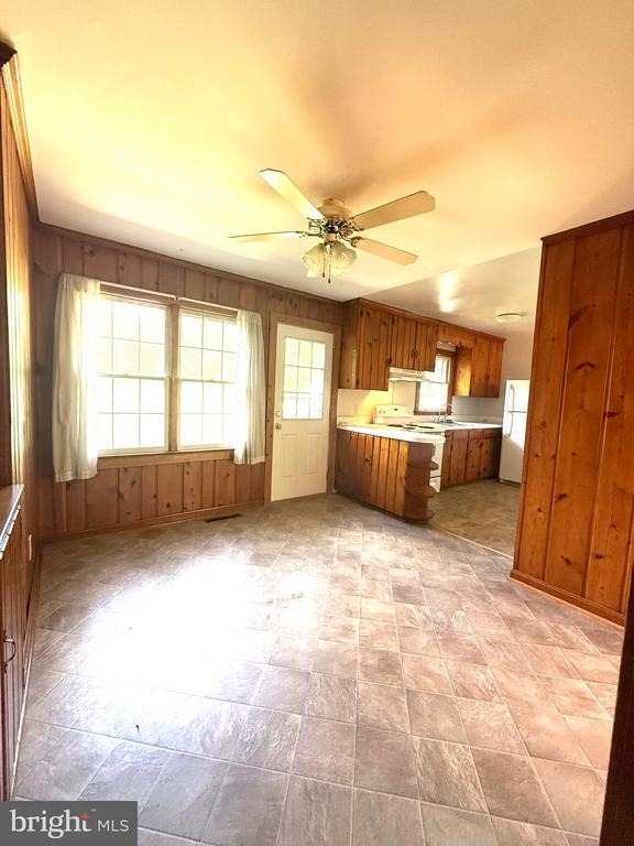 1523 Courthouse Road - Photo 4