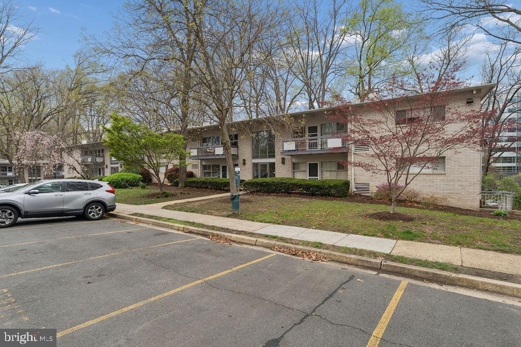 7704 Donnybrook Court - Photo 1