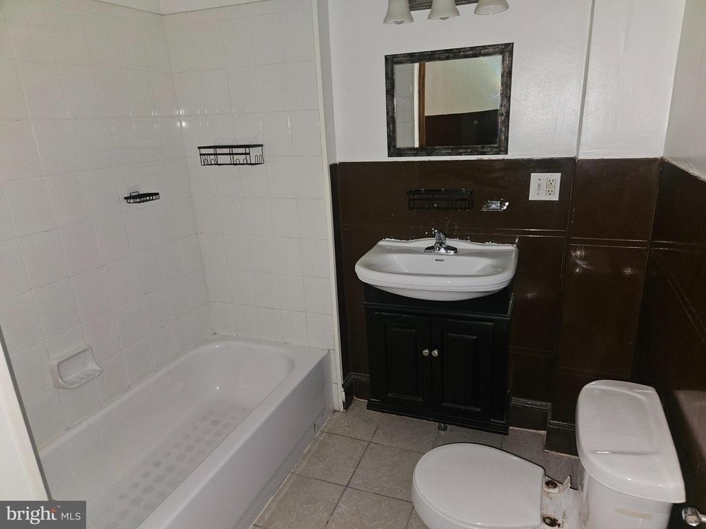 106 11th - Photo 3