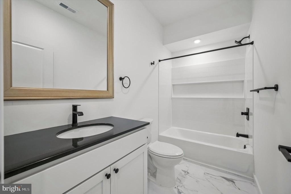 2032 E Lehigh Avenue - Photo 7