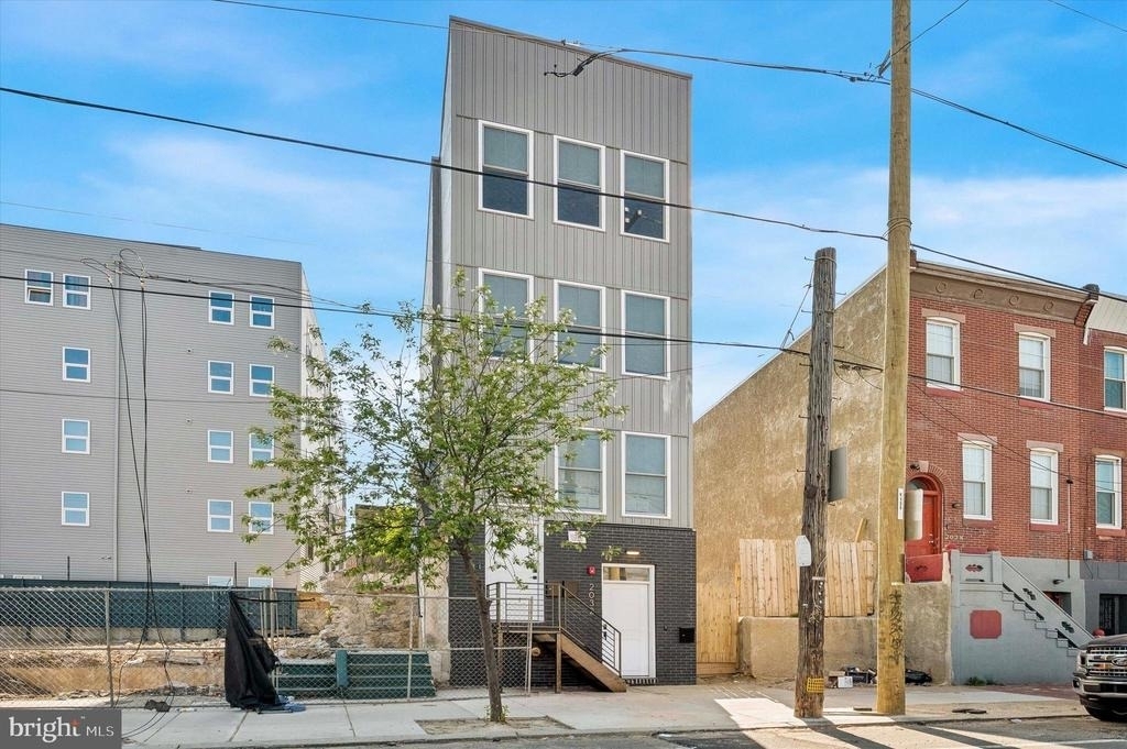 2032 E Lehigh Avenue - Photo 10