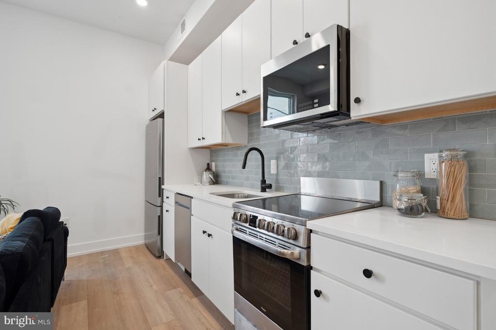 3037 Richmond Street - Photo 2