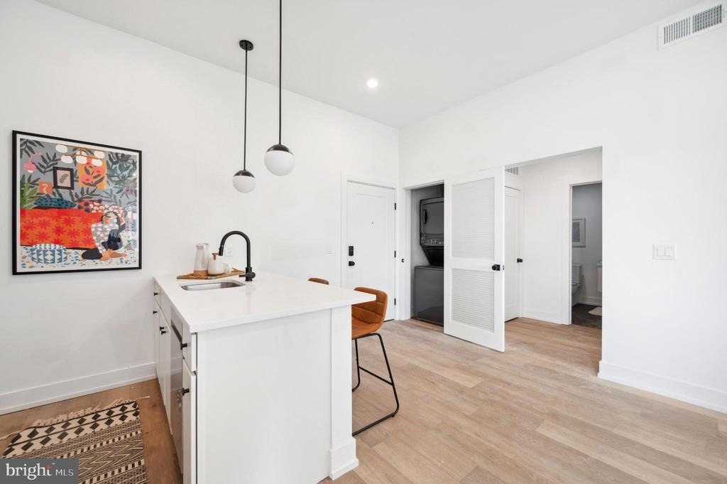 3037 Richmond Street - Photo 3
