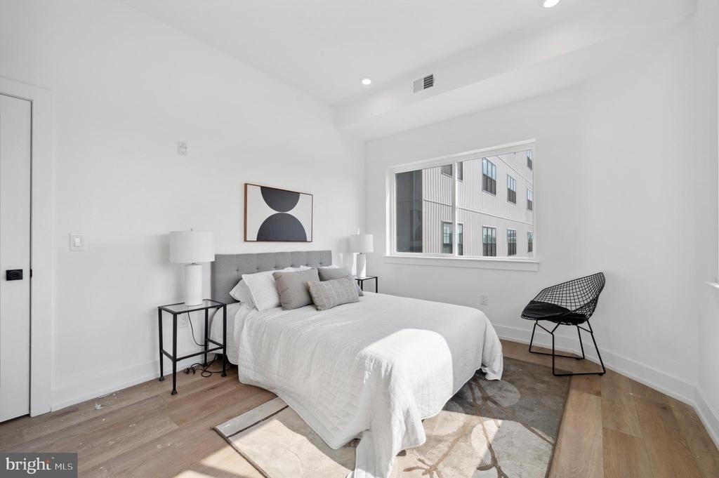 3037 Richmond Street - Photo 11