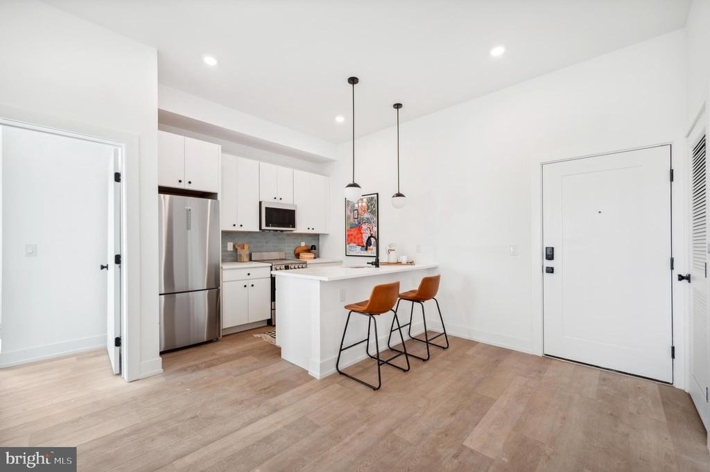 3037 Richmond Street - Photo 2