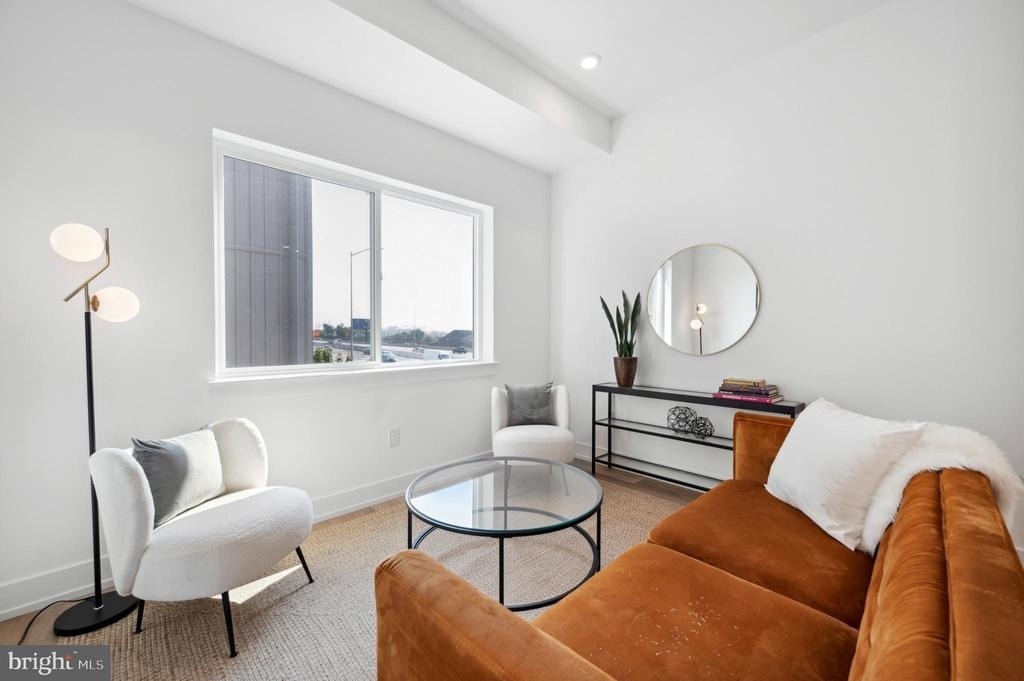 3037 Richmond Street - Photo 8