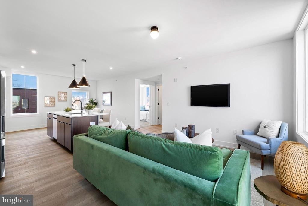 5200 Chester Avenue - Photo 9