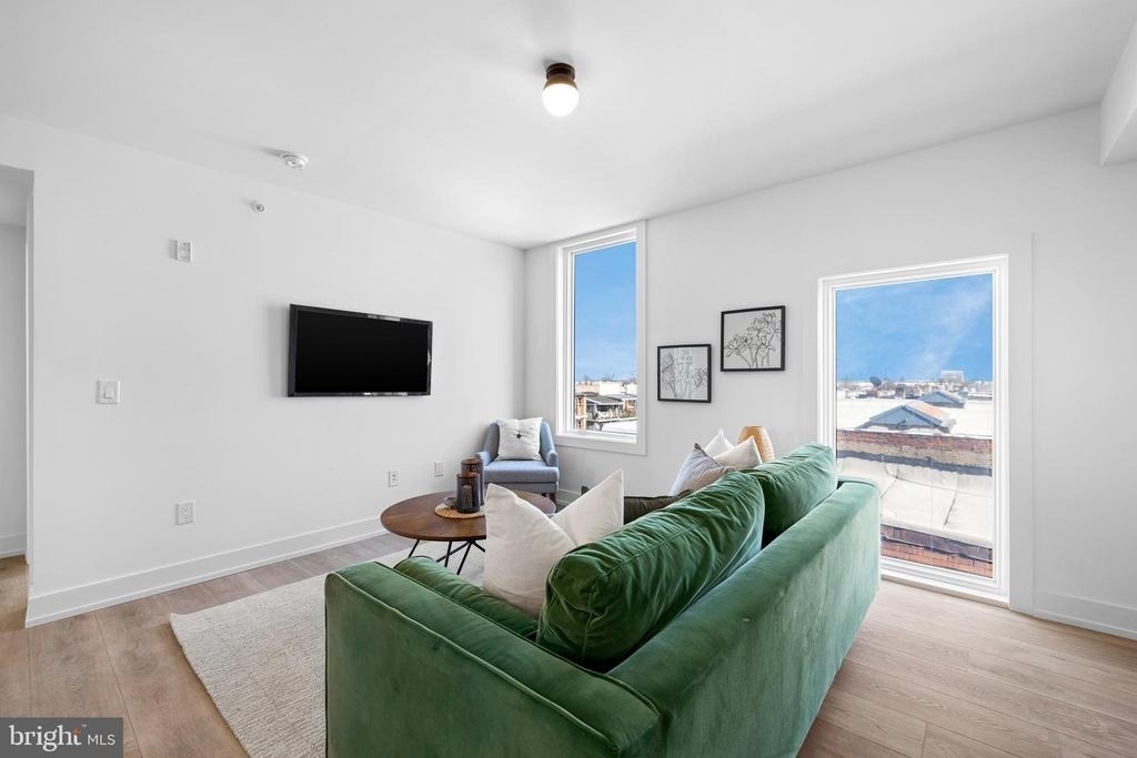 5200 Chester Avenue - Photo 8