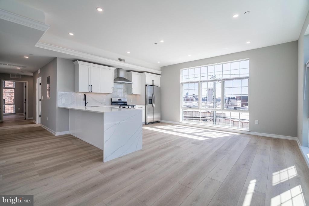 2401 Washington Avenue - Photo 0
