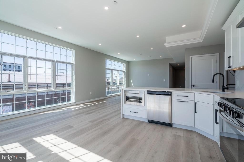 2401 Washington Avenue - Photo 6
