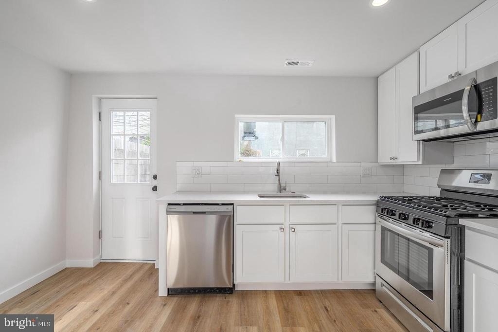 438 Dudley Street - Photo 4