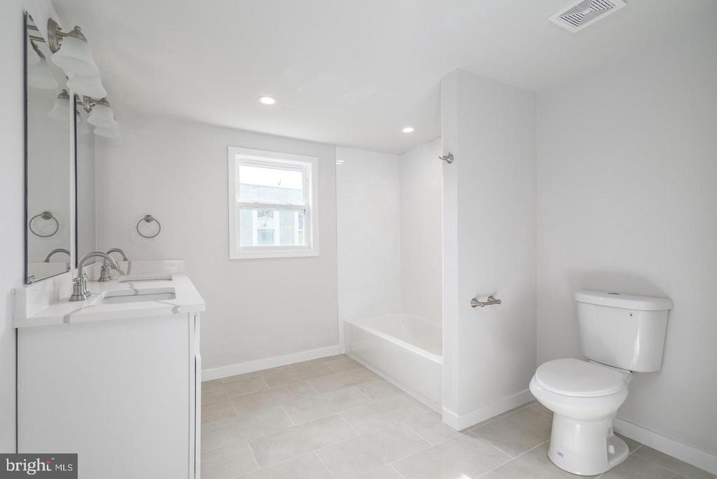 438 Dudley Street - Photo 7