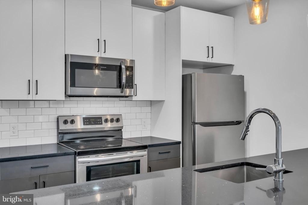 330 Cecil B Moore Avenue - Photo 3