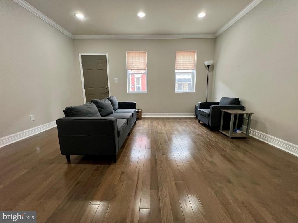 1920 Cambridge Street - Photo 2