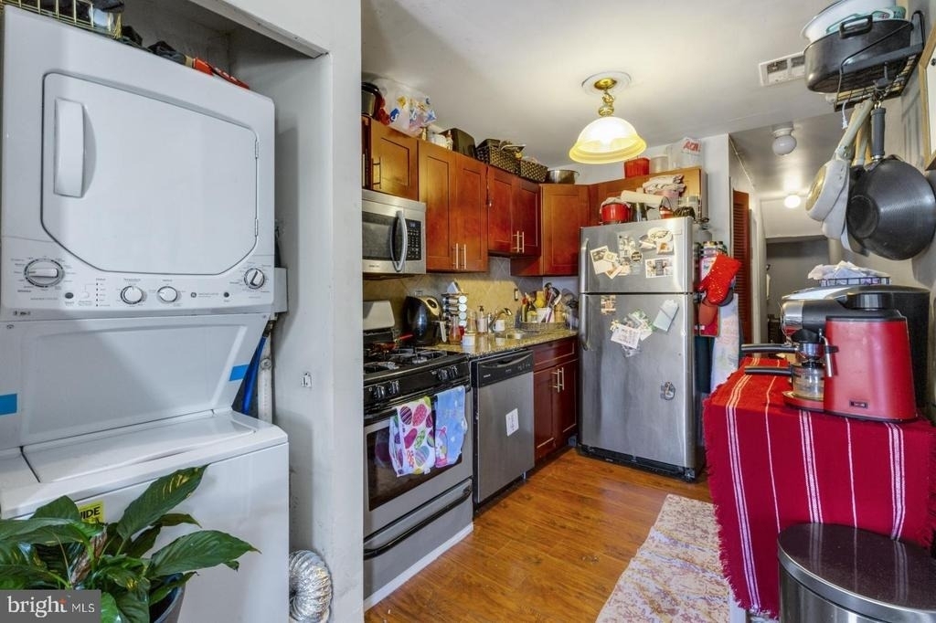 238 W Girard Avenue - Photo 1