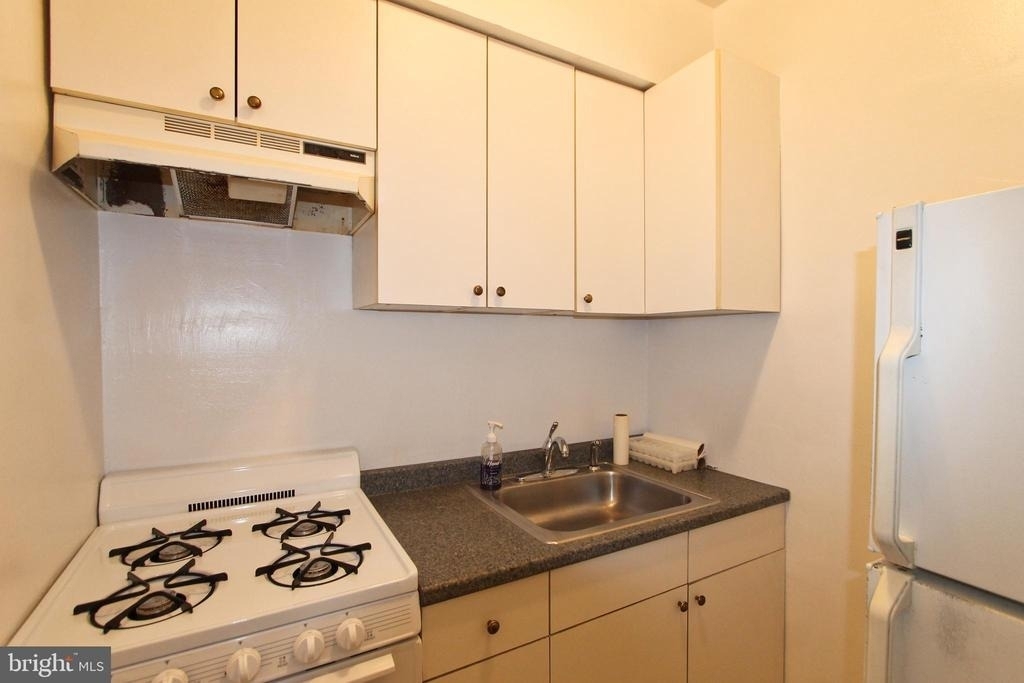 7174 Germantown Avenue - Photo 8