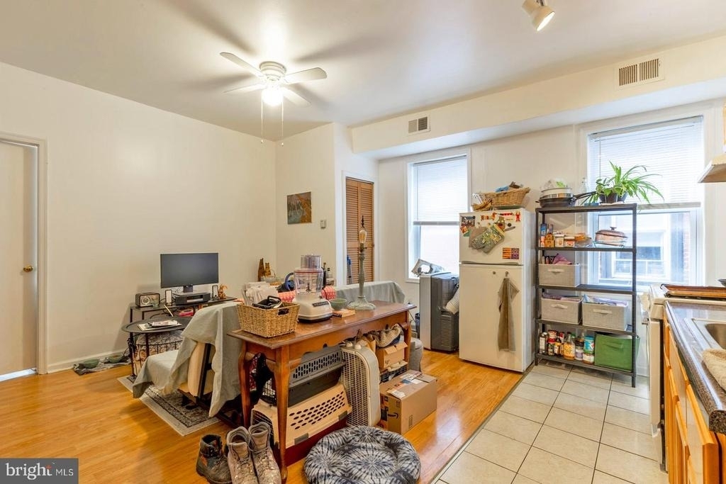 129 W Susquehanna Avenue - Photo 3