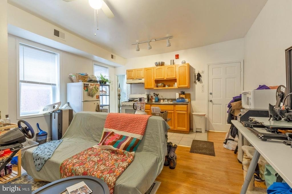 129 W Susquehanna Avenue - Photo 2