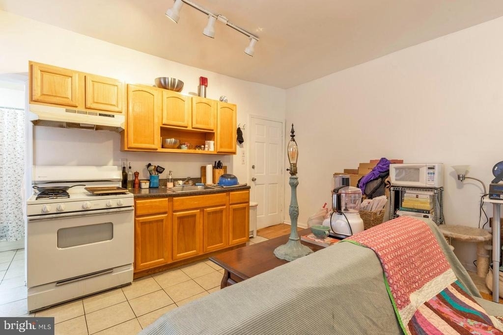 129 W Susquehanna Avenue - Photo 4