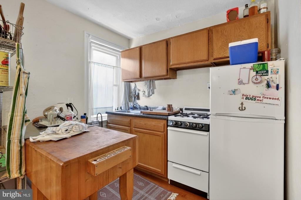 916 Pine Street - Photo 3