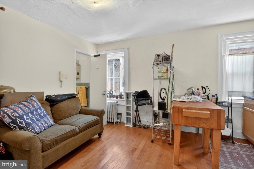 916 Pine Street - Photo 2
