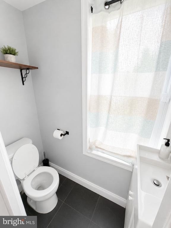5547 Ridge Avenue - Photo 8