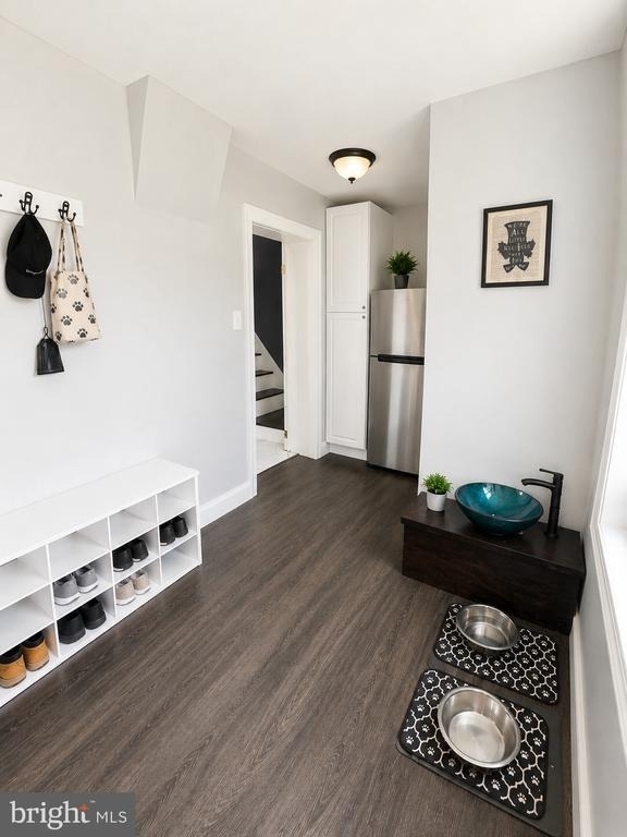 5547 Ridge Avenue - Photo 9
