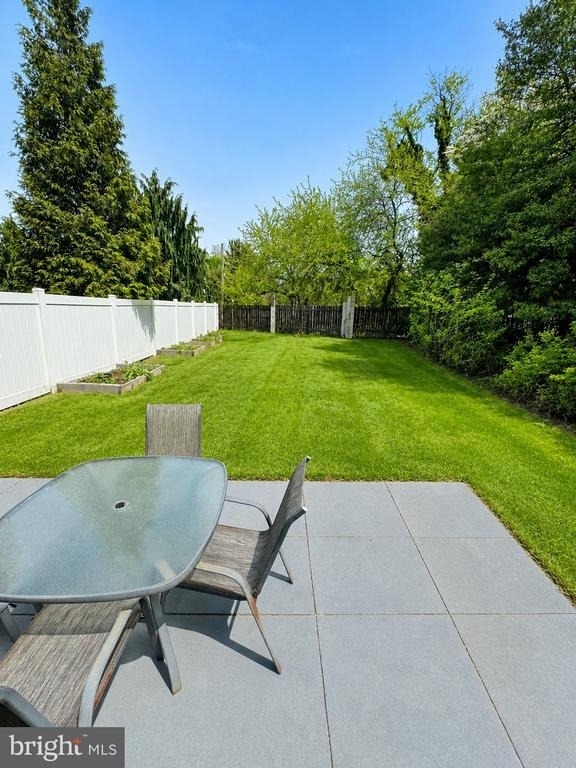 5547 Ridge Avenue - Photo 12