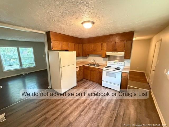 2721 Daly Avenue - Photo 2