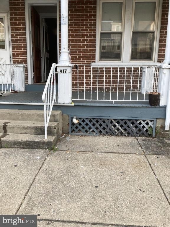 917 High Street - Photo 0
