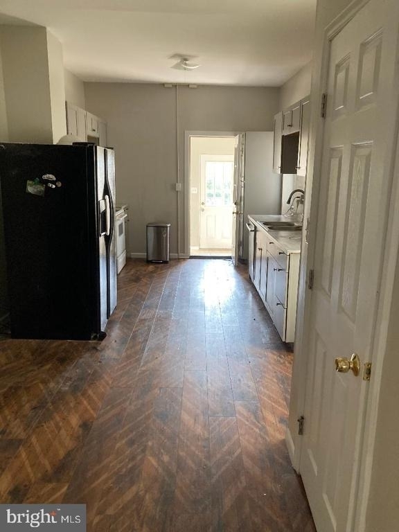 917 High Street - Photo 2