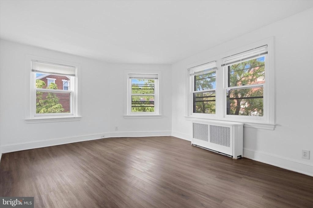 206 N Charlotte Street - Photo 3
