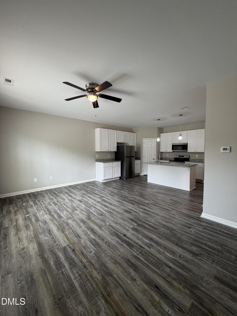 882 John Street - Photo 2