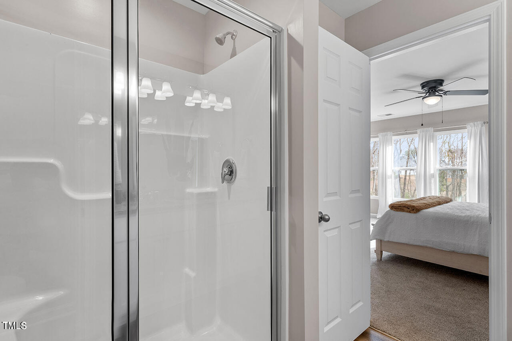 882 John Street - Photo 15