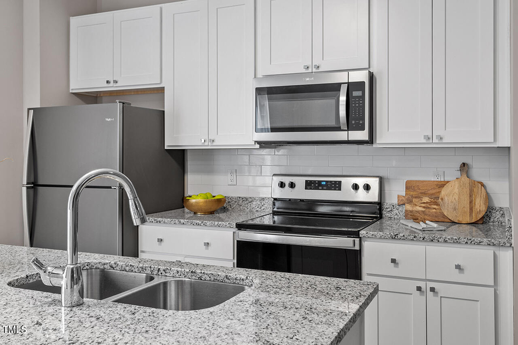 878 John Street - Photo 9