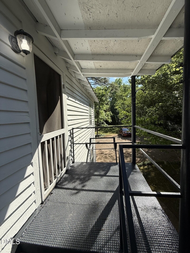 1617 Sunrise Avenue - Photo 2