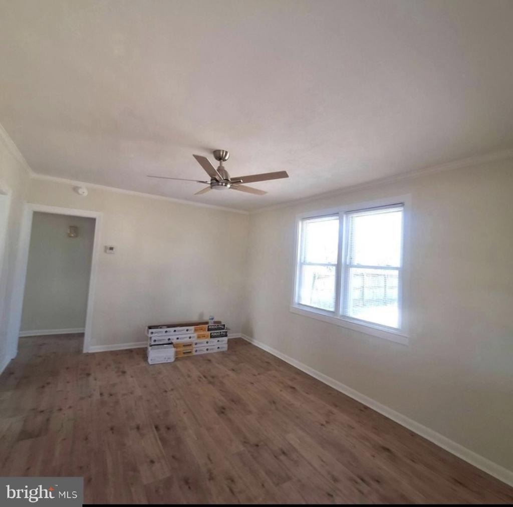 403 Trenton Court - Photo 2