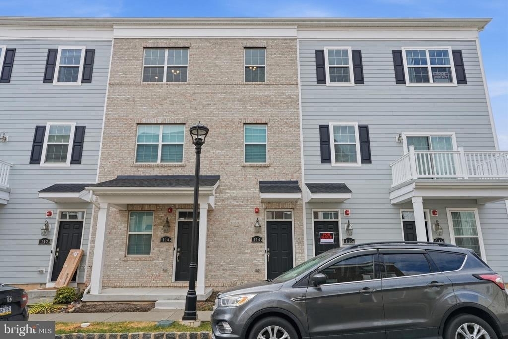 114 King Street - Photo 0