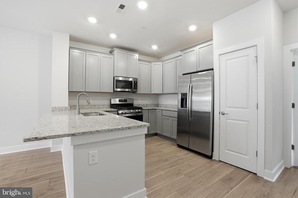 114 King Street - Photo 4