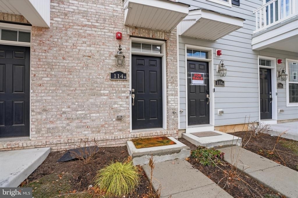 114 King Street - Photo 1