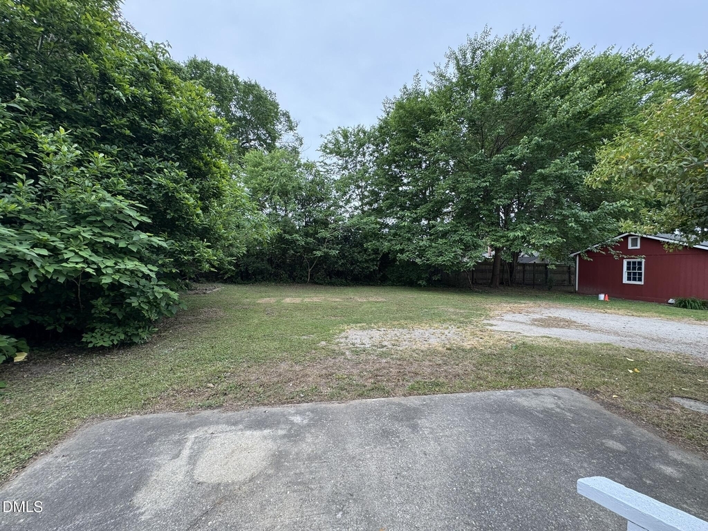 307 E F Street - Photo 17