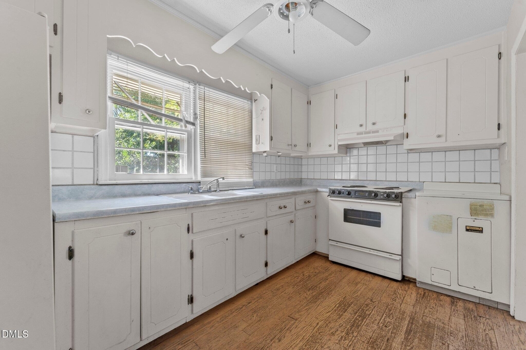 307 E F Street - Photo 5