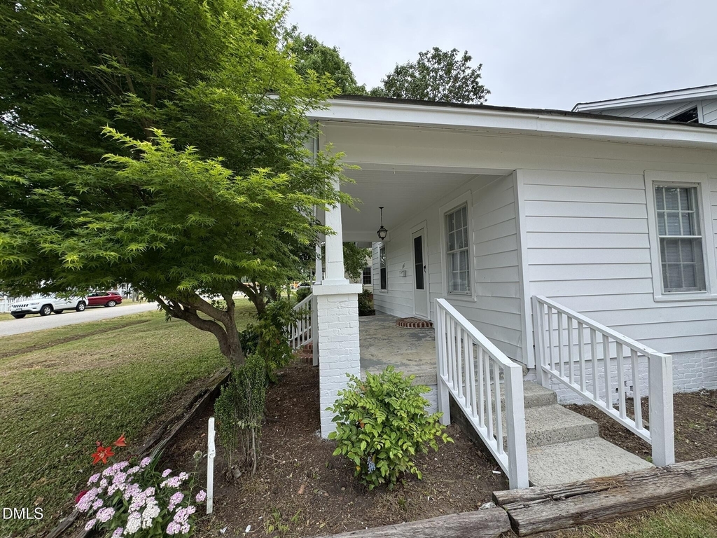 307 E F Street - Photo 11