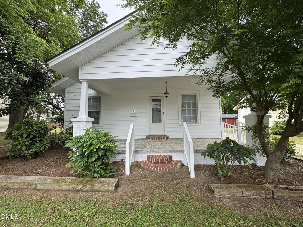 307 E F Street - Photo 1