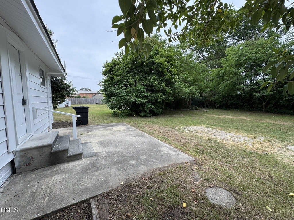 307 E F Street - Photo 18